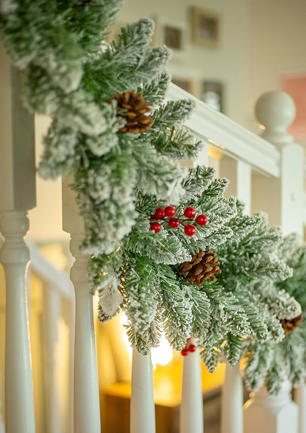 Traditional Pinecone & Fir Tree Garland