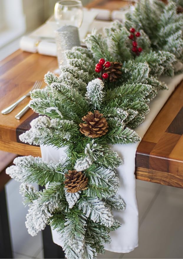 Traditional Pinecone & Fir Tree Garland