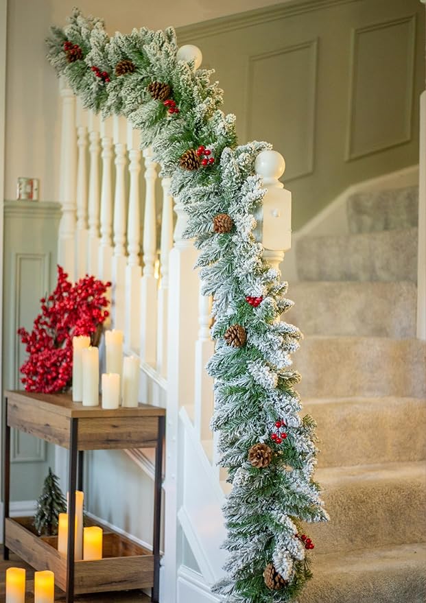 Traditional Pinecone & Fir Tree Garland
