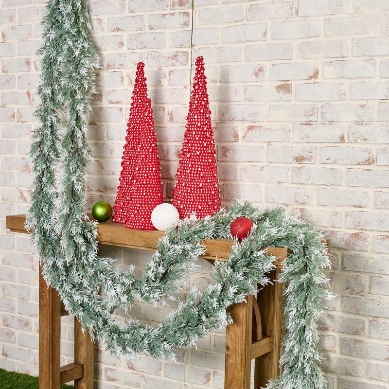 Traditional Pinecone & Fir Tree Garland